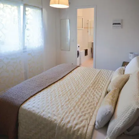 One-bedroom Holiday In Antibes